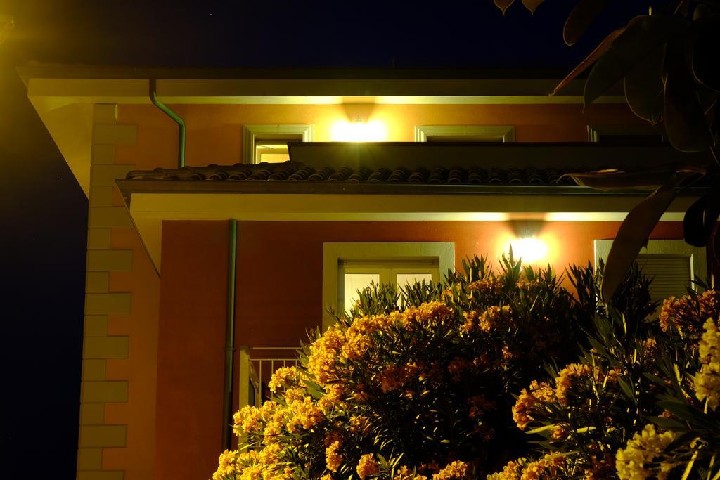 Case Vacanza Villa Doria Валледория Экстерьер фото